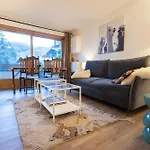 Appartement Rénové Idéalement Placé, à Pied